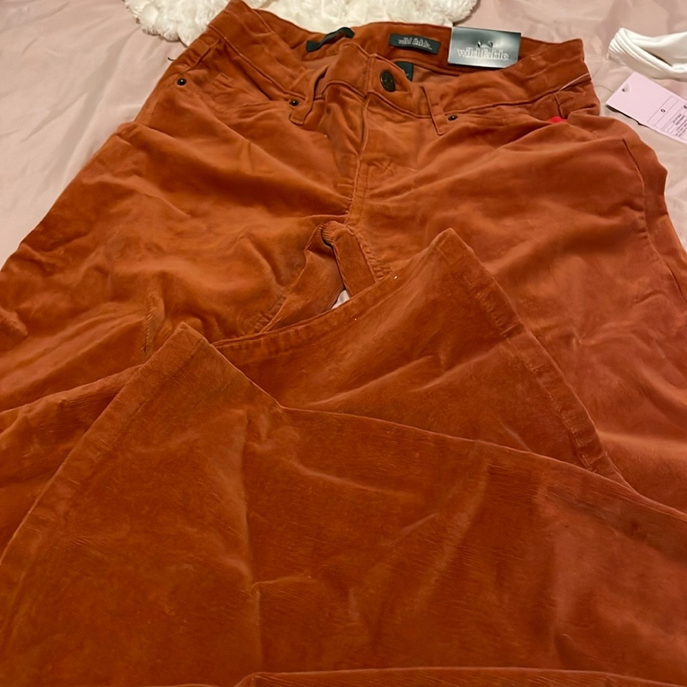 Low-rise flare jeans